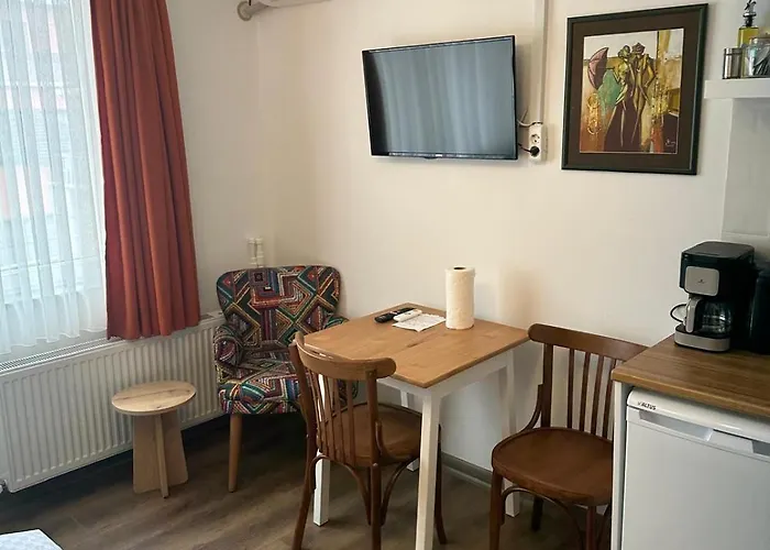 Yellowhouse 5 Apartahotel