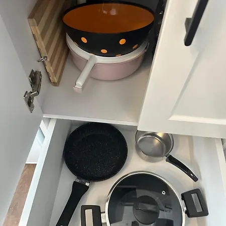 Yellowhouse 5 מלון דירות